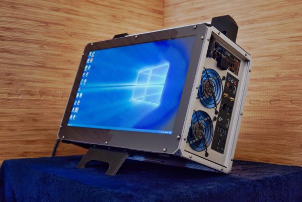 PC Mini-ITX com tela no gabinete 1