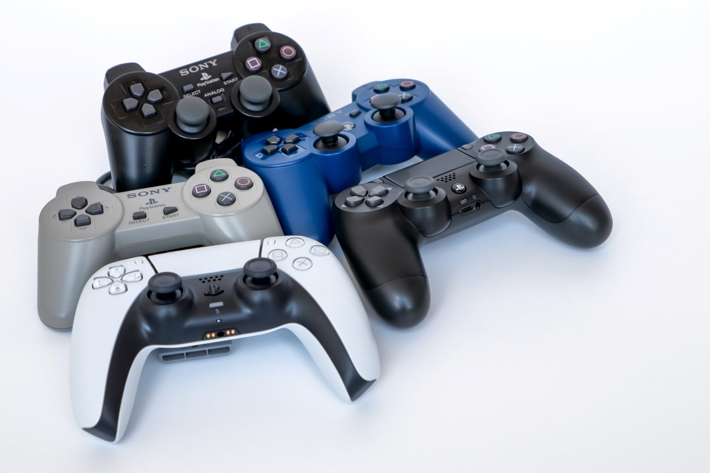 A evolução dos controles do PlayStation ao longo de 28 anos