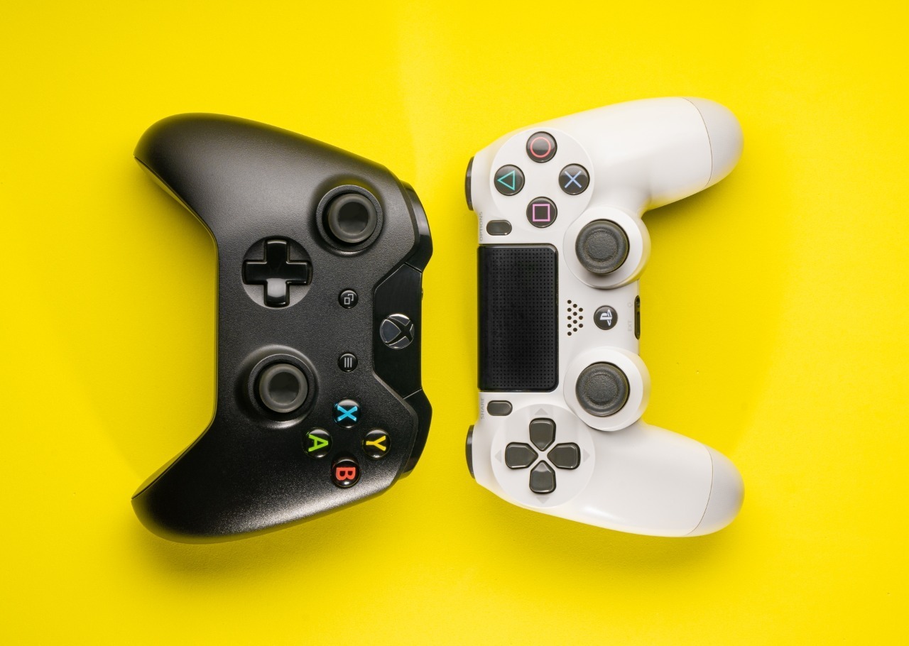 Saiba as diferenças entre os novos planos da PS Plus e o Xbox Game Pass Ultimate