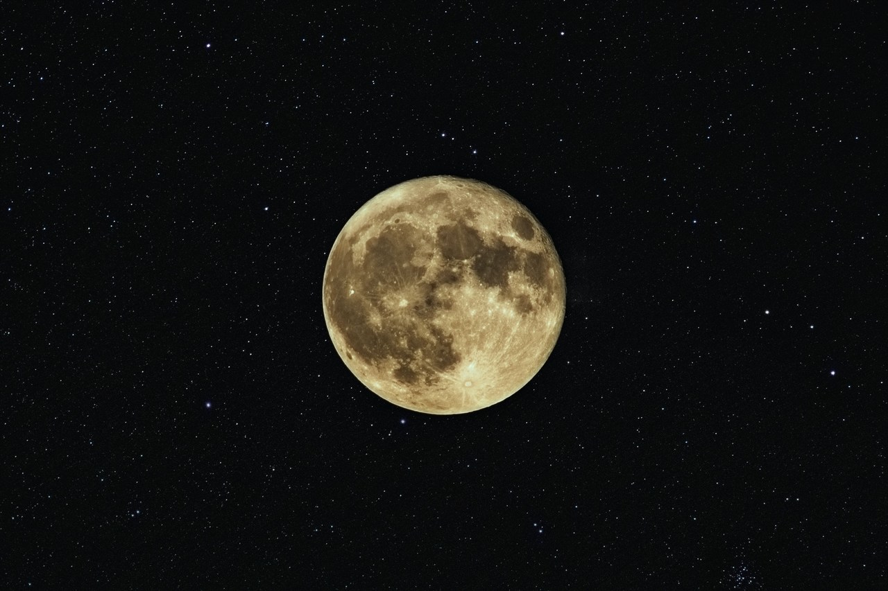 Samsung se pronuncia após a polêmica de ‘fotos falsas’ da Lua com Zoom Espacial