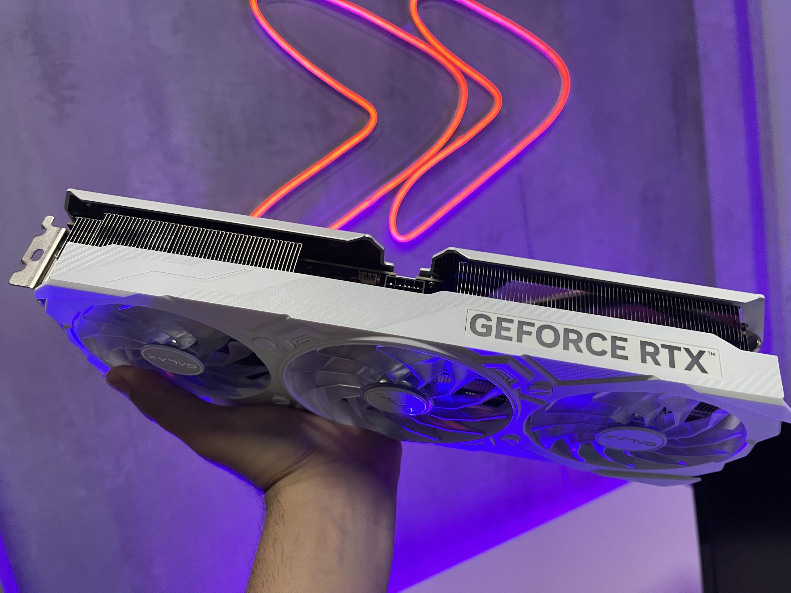[Review] RTX 4070 surpreende em 4K e roda praticamente qualquer jogo com tudo no máximo em 1440p