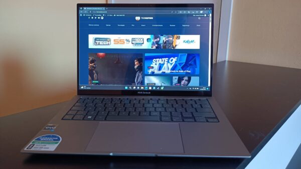 ASUS Zenbook S 13 OLED