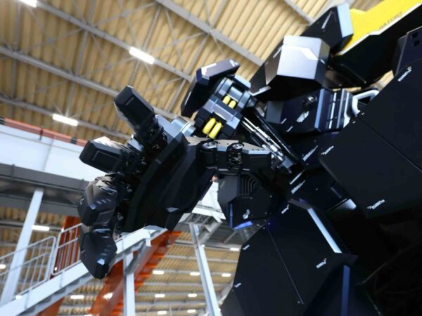 Robô ‘Transformer' da vida real custa US$ 3 milhões no Japão