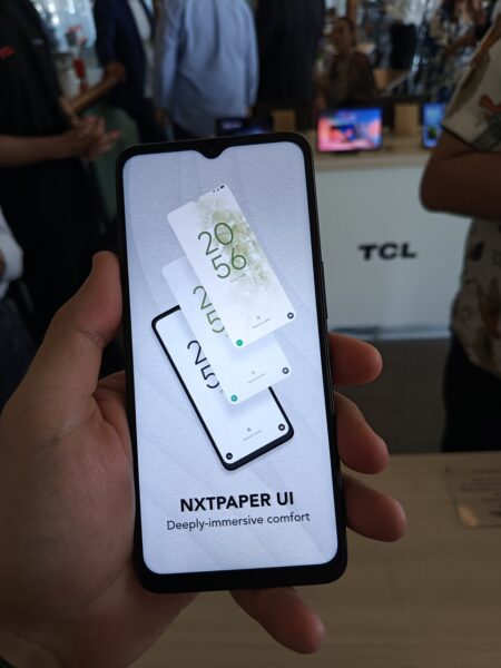 Imagem mostra nova linha TCL 40 NXTPAPER de smartphones e tablets da empresa chinesa