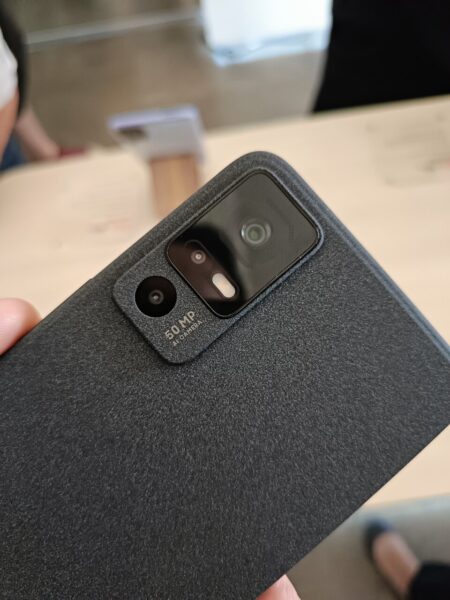 Imagem mostra nova linha TCL 40 NXTPAPER de smartphones e tablets da empresa chinesa