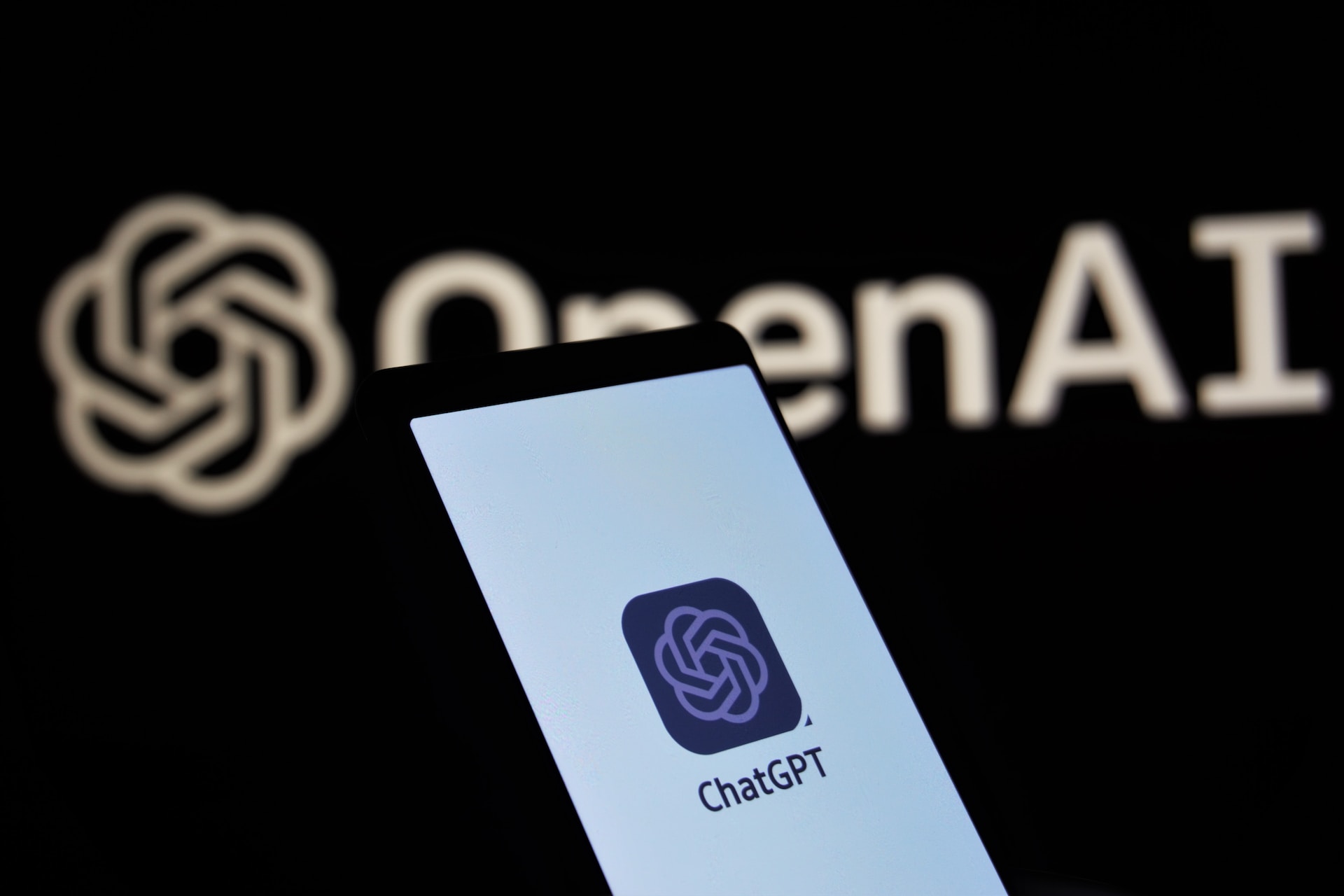Sem anúncio, OpenAI altera política de uso para permitir ‘clientes militares’