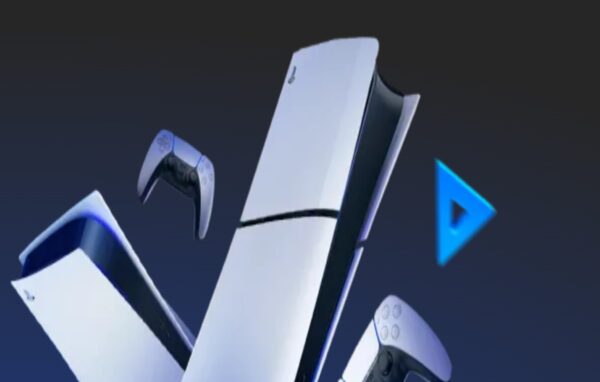 Saiba tudo o que rolou na Black Friday KaBuM! 2024 2 magem de divulgação do PS5 para a Black Friday KaBuM!. O produto está “flutuando” em um fundo azul com ícones de jogos.