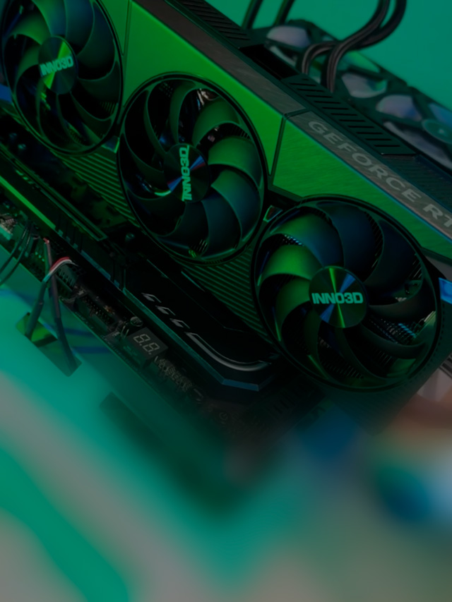 Nada melhor do que fazer o unboxing de uma GPU novinha, ainda mais uma RTX 5080!