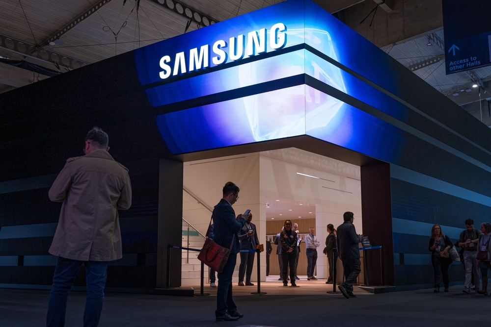 Videogame Portátil Com Tela Dobrável: Inovação Na MWC 2025