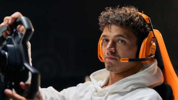 Headset Logitech A50 X McLaren: Lançamento de 1ª 1 Headset Logitech A50 X McLaren