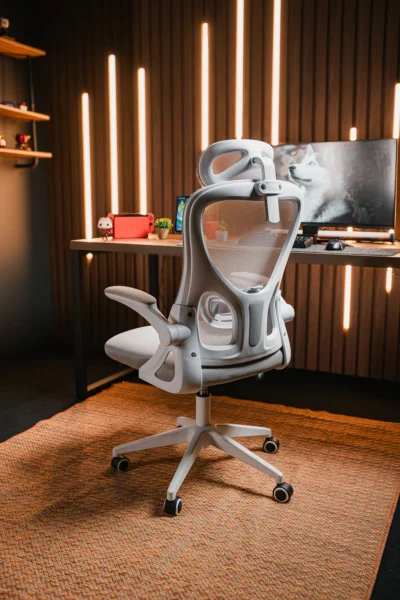 Cadeira de escritório Husky: A evolução do home office com a First e Apta 2 A cadeira de escritório Husky Apta é perfeita para horas de home office